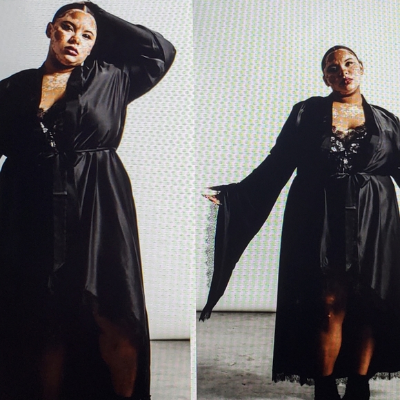 Satin Robe - Picture 3 of 3